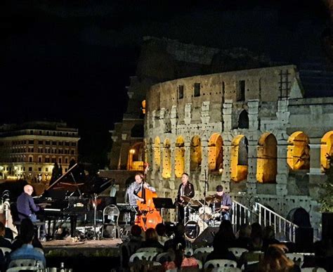 Jazz on the Tiber: 자스민 펠리치와 함께하는 로마의 재즈밤!